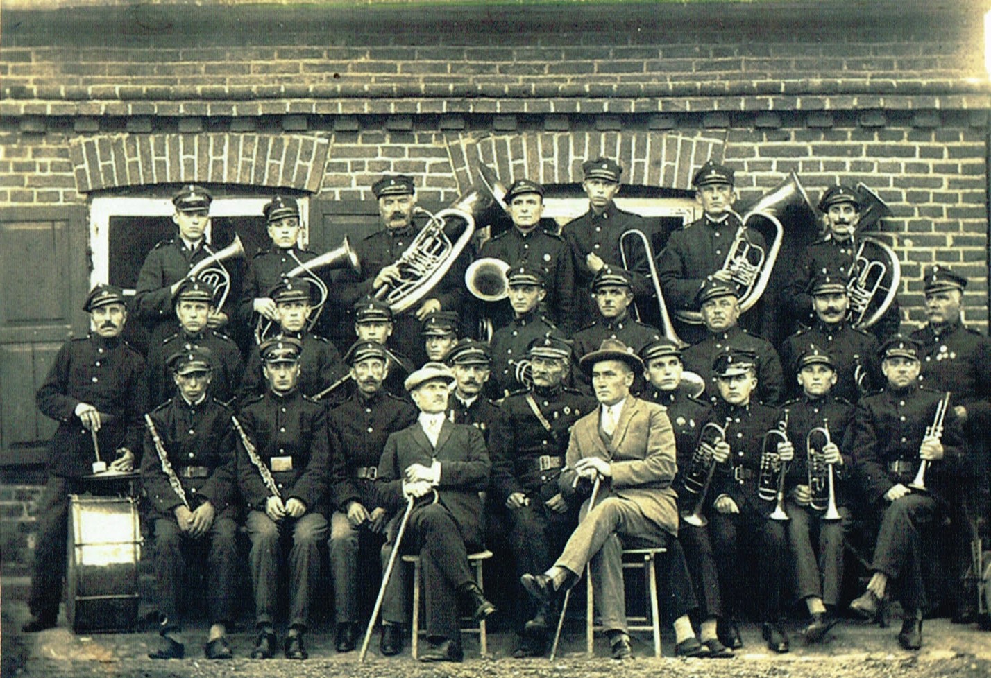 Orkiestra dęta w Ozorkowie 1920.jpg